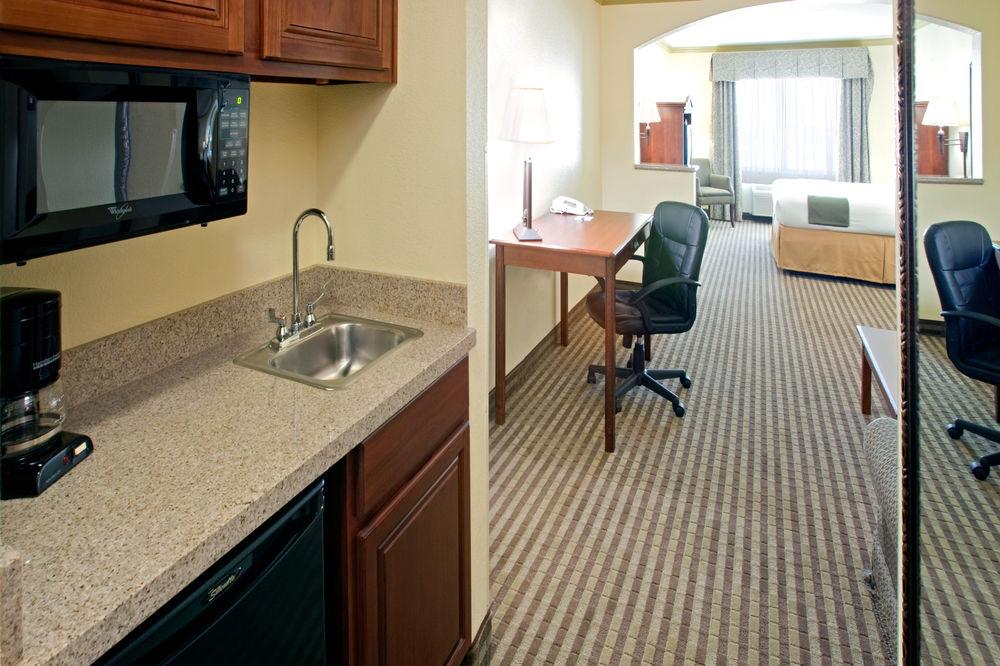 Holiday Inn Express Lake Worth Nw Loop 820 By Ihg Fort Worth Dış mekan fotoğraf